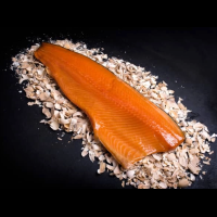 Hele zalmzijde - warm gerookt